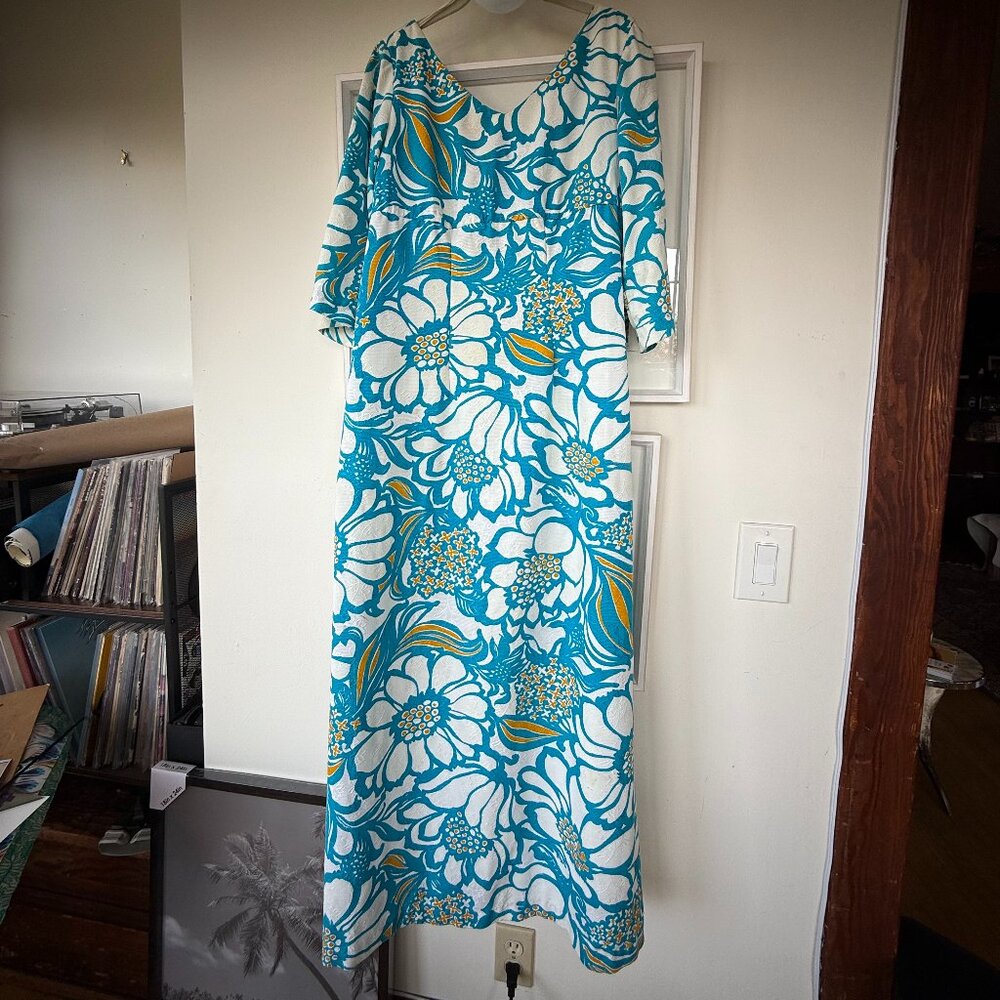 Vintage tailored Hawaiian Dress